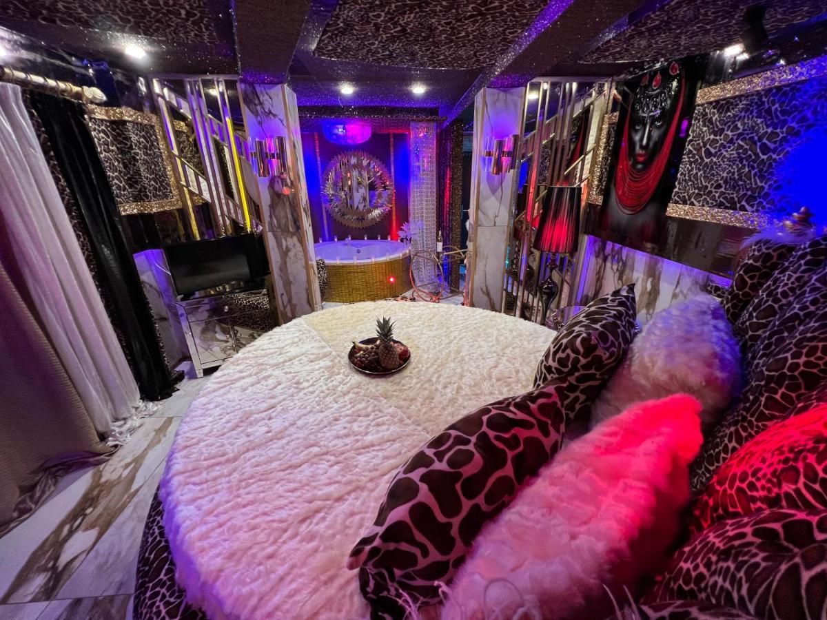 Xcite Salem 3* Atena